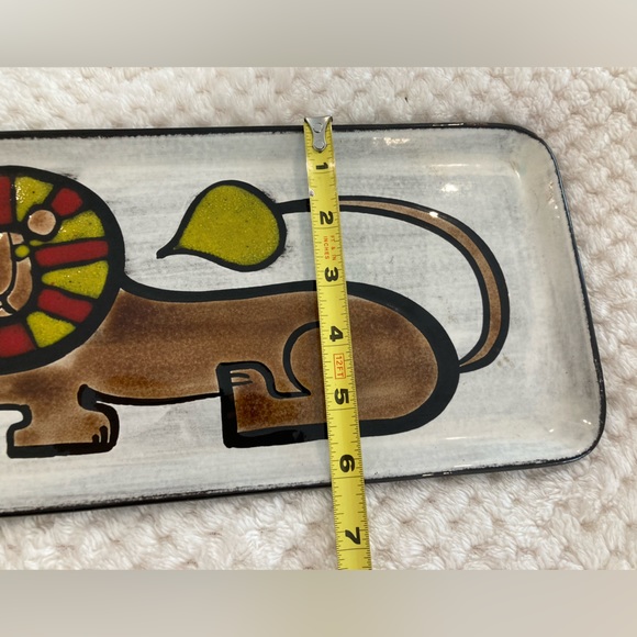 Funky Ceramic Lion Tray Approximately 12.5 x 6 Small Chip on lower Left Side - Picture 4 of 5